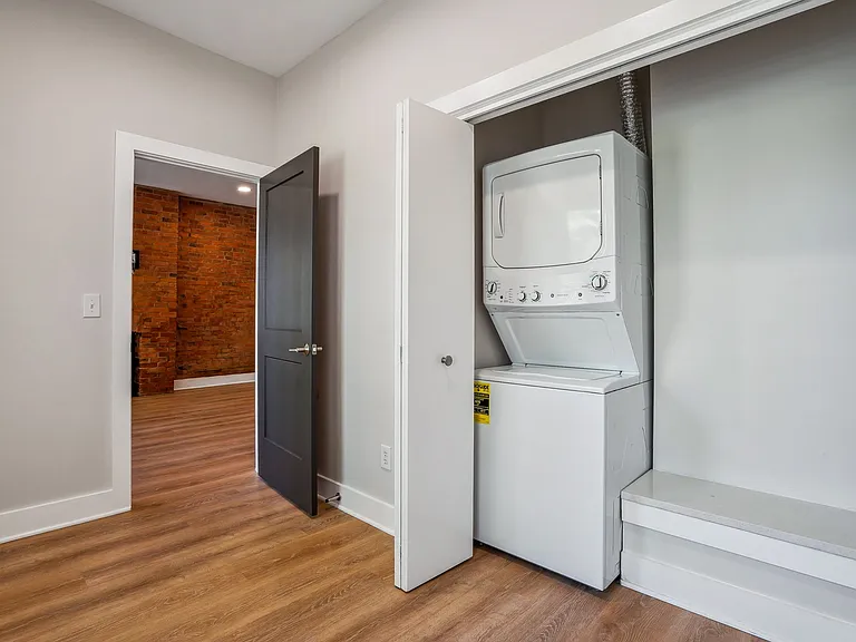 1386 1/2 Neil Ave #1/2 — Photo 13