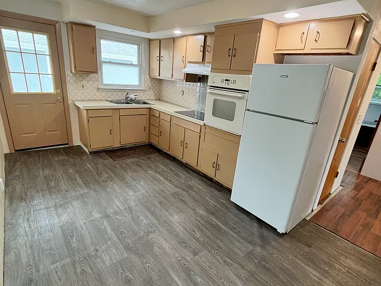 617 June St — Photo 5