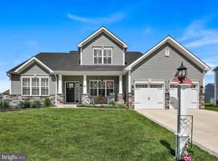 74 Edinboro Ln, Reading, PA 19605
