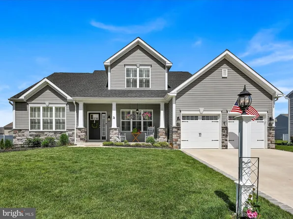 74 Edinboro Ln, Reading, PA 19605