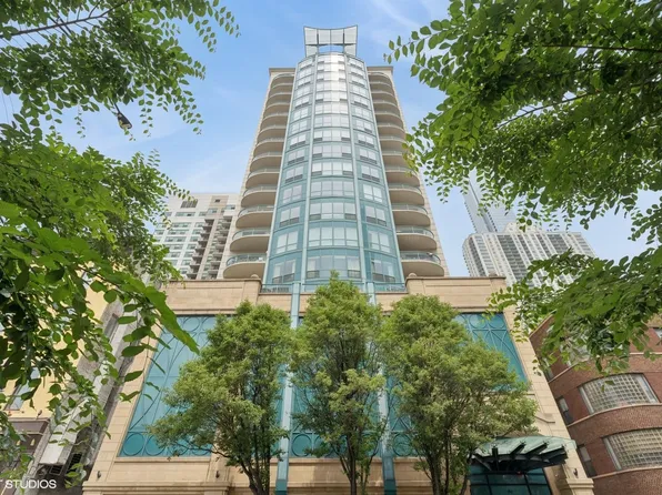 60 W Erie St APT 1302, Chicago, IL 60654