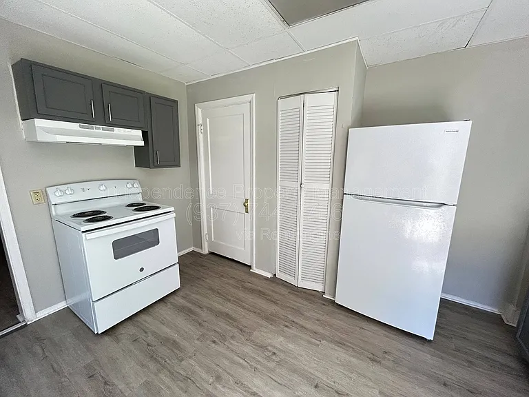2212 Calumet St #2 — Photo 6