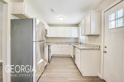 4th image of 2502 Rockin Hill Ln SW