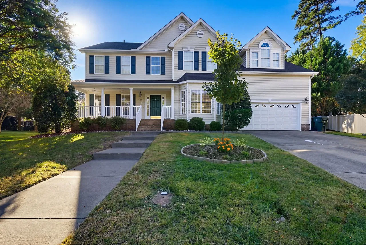 5 bed, 4396 sqft, $3,950 — Photo 1