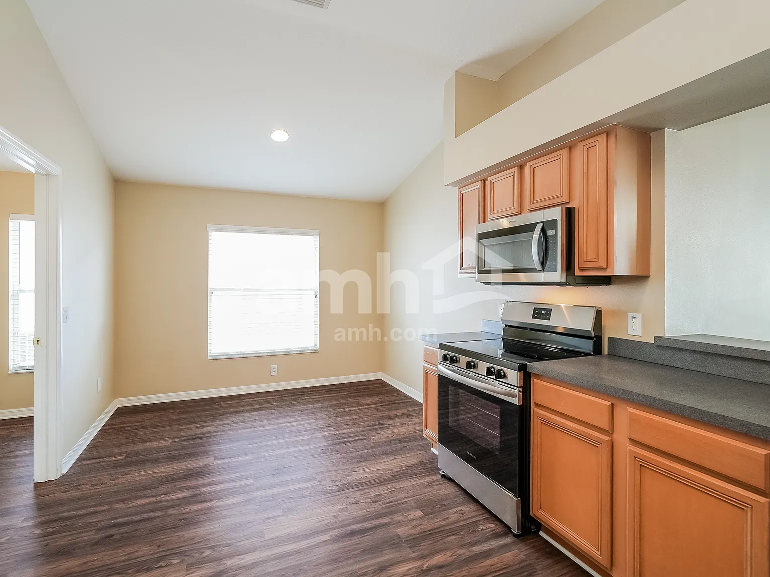 4 bed, 2.0 bath, 2126 sqft, $2,650 — Photo 4