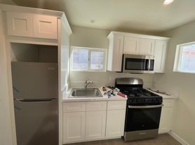2460 L St, San Diego, CA