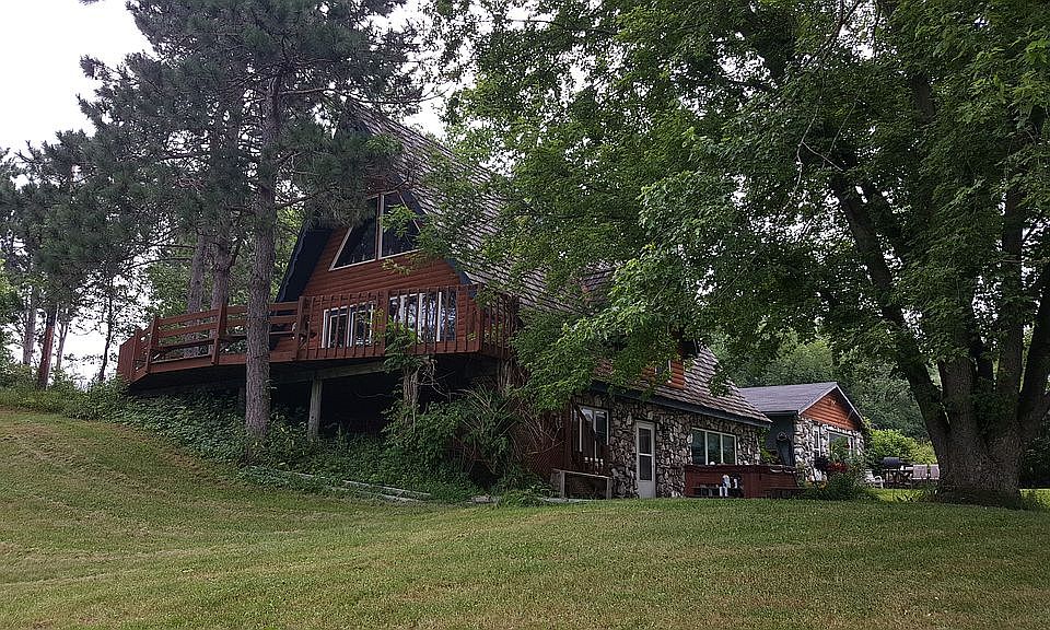 Side view showing large deck