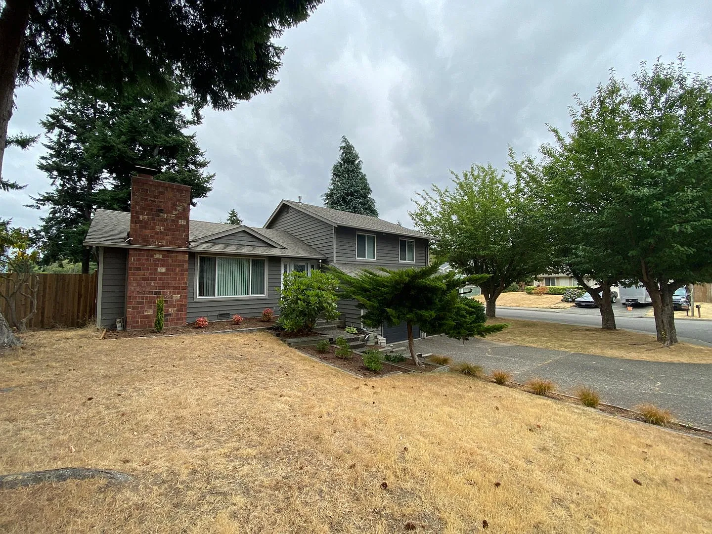 Updated 3 bedroom Federal Way Home — Photo 2