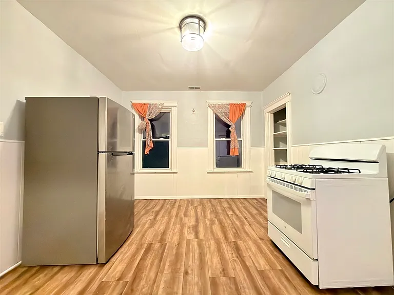 90 Vernon St #3 — Photo 26
