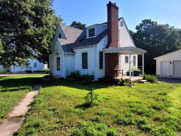 821 8th Ave NW, New Brighton, MN 55112