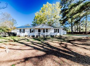 488 Hall Rd, Erwin, NC 28339