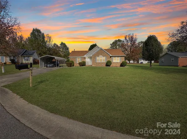 909 Cameron Ct, Monroe, NC 28112