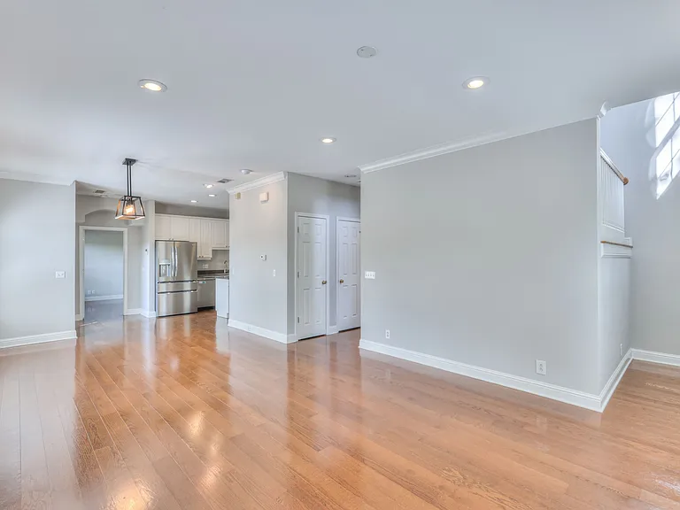 2111 Gold Valley Dr — Photo 5