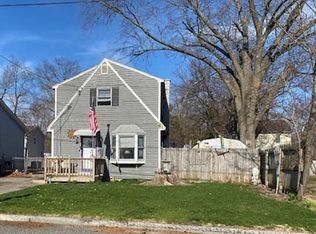 89 Pine Grove St, Springfield, MA 01119