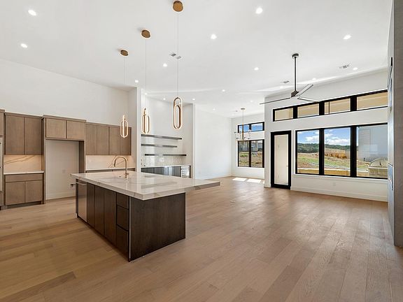 3rd image of 103 Via Roma Court