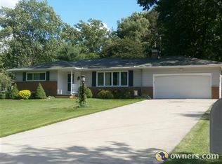 7660 Amber Ln, Brecksville, OH