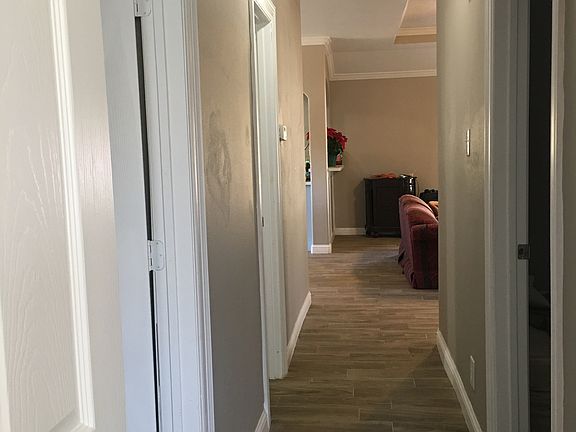 3rd image of 210 Country Wood Dr