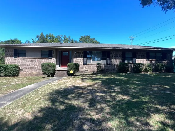215 Walnut Dr, Enterprise, AL 36330