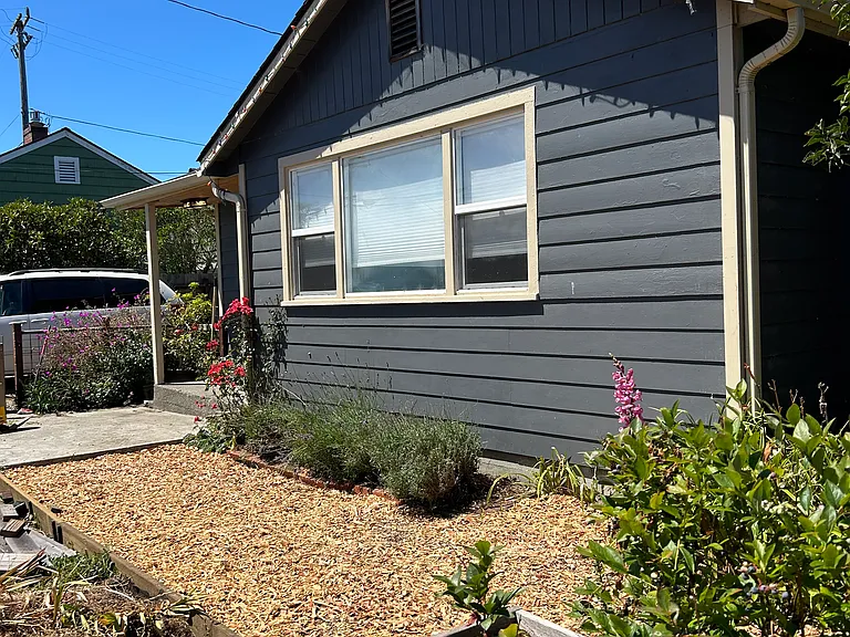 Alliance Rd — Photo 1