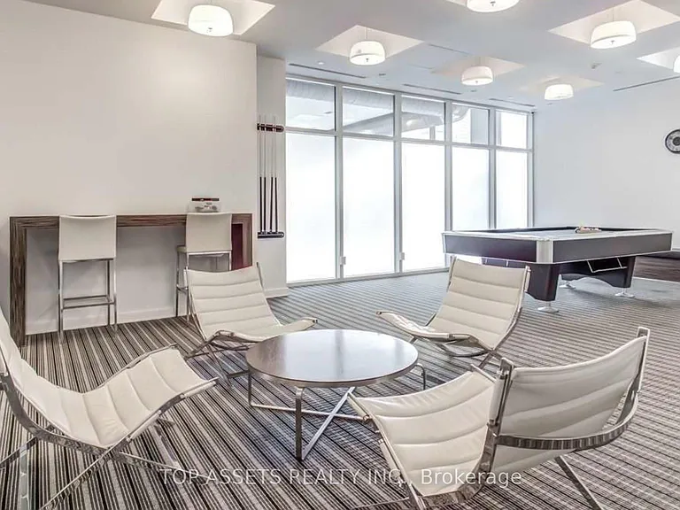 37 Grosvenor St #2109 — Photo 33