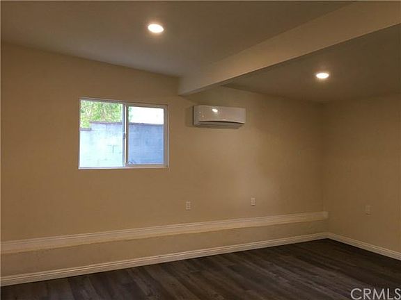 2nd image of 43 S Grand Oaks Ave APT B