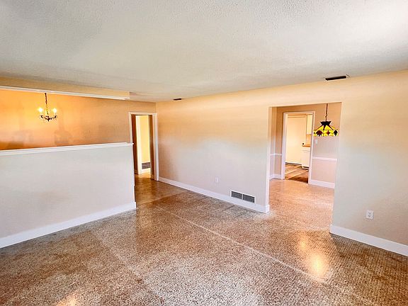 4th image of 4709 Redfern Dr