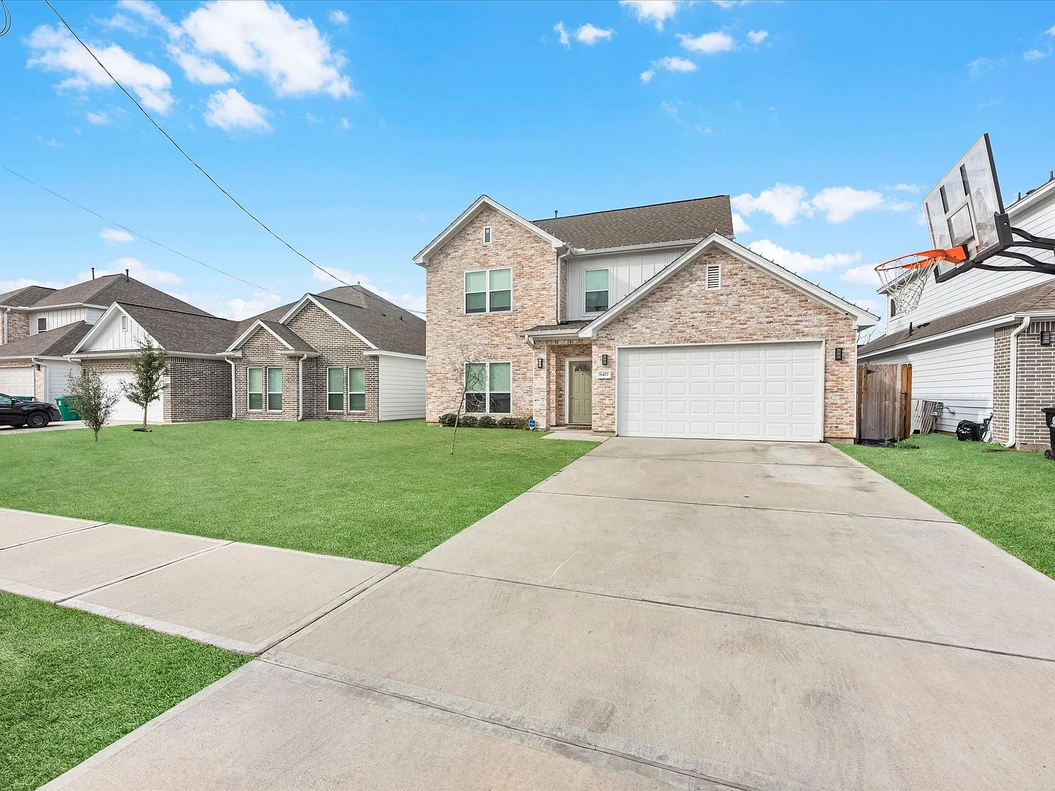 4 bed, 2.5 bath, 2082 sqft, $2,650 — Photo 3