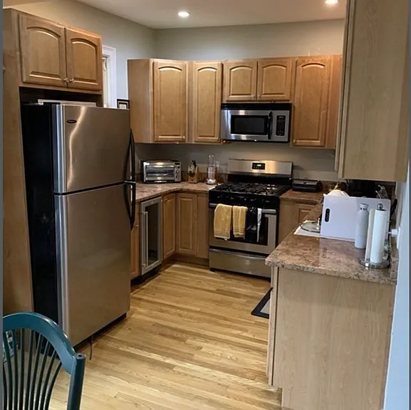 428 W 2nd St #A — Photo 4