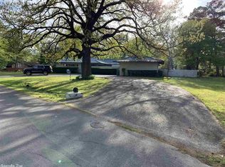 27 Longmeadow, Pine Bluff, AR 71603