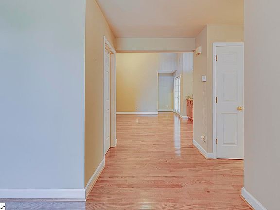 5th image of 1007 Bradford Pl