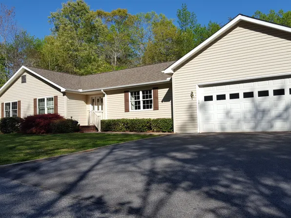 217 Case St, Columbus, NC 28722