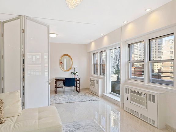5th image of 245 E 35th St #Phc