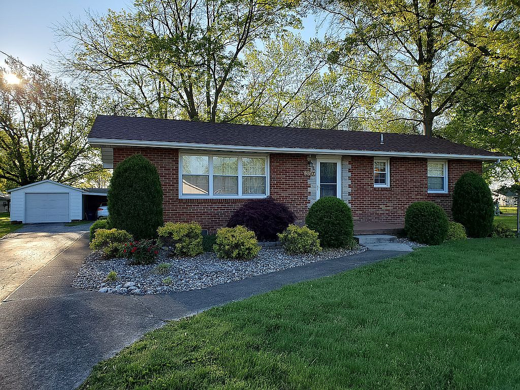 250 N Center St, Hoyleton, IL 62803 Zillow