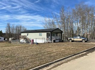 527 N 3rd Ave, Fox Creek, AB T0H1P0