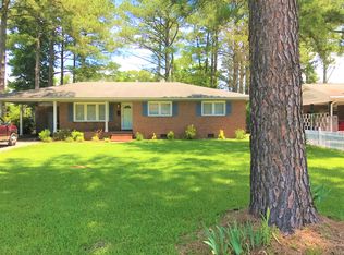 2402 N Hills Dr, New Bern, NC 28562