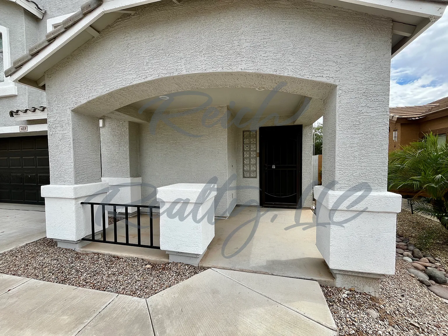 3 bed, 2.5 bath, 1589 sqft, $1,895 — Photo 2