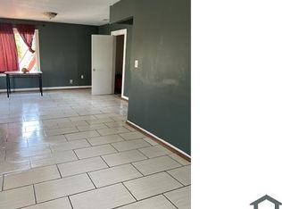 696 4th St #A, Hollister, CA 95023