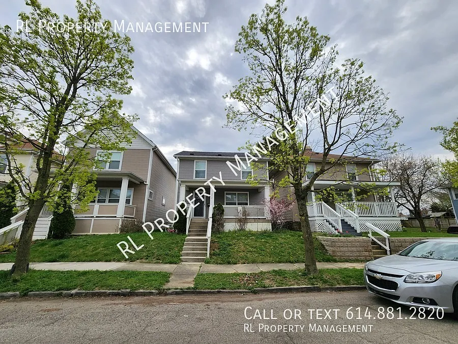 972 Carpenter St photo 1