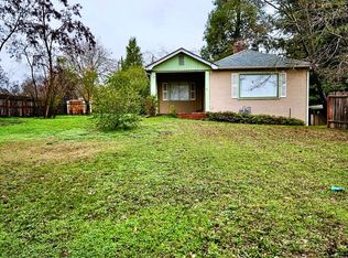 868 NE A St, Grants Pass, OR 97526