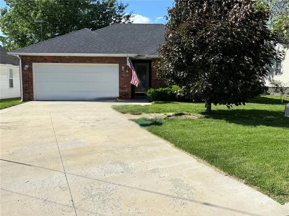 109 W Hickory St, Jerseyville, IL 62052