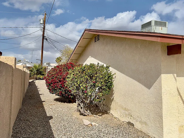 680 Papoose Dr — Photo 5