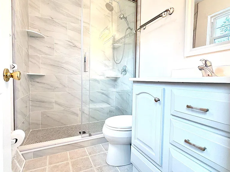422 Village Ln — Photo 17