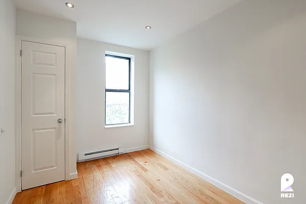 Rented by REZI | media 16