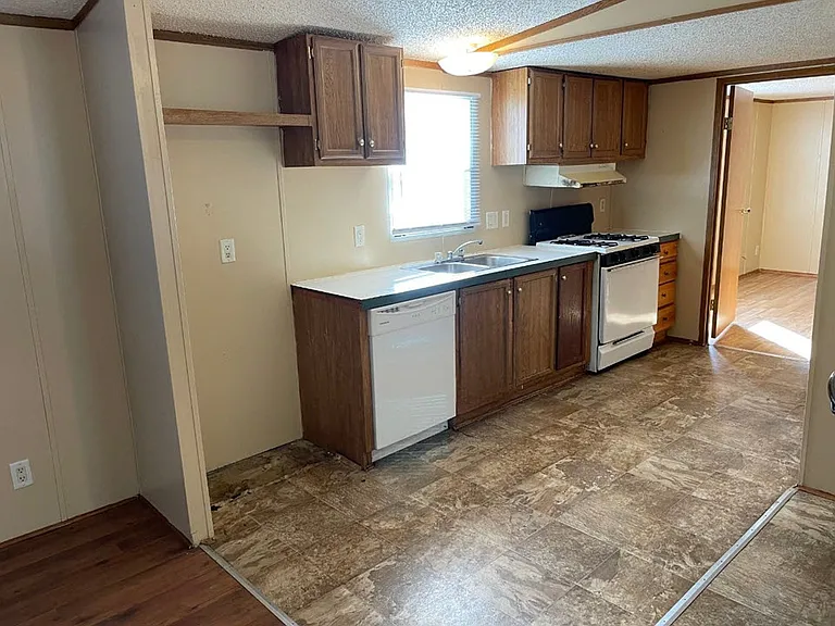 Parklane Estates - Rent to Own — Photo 19