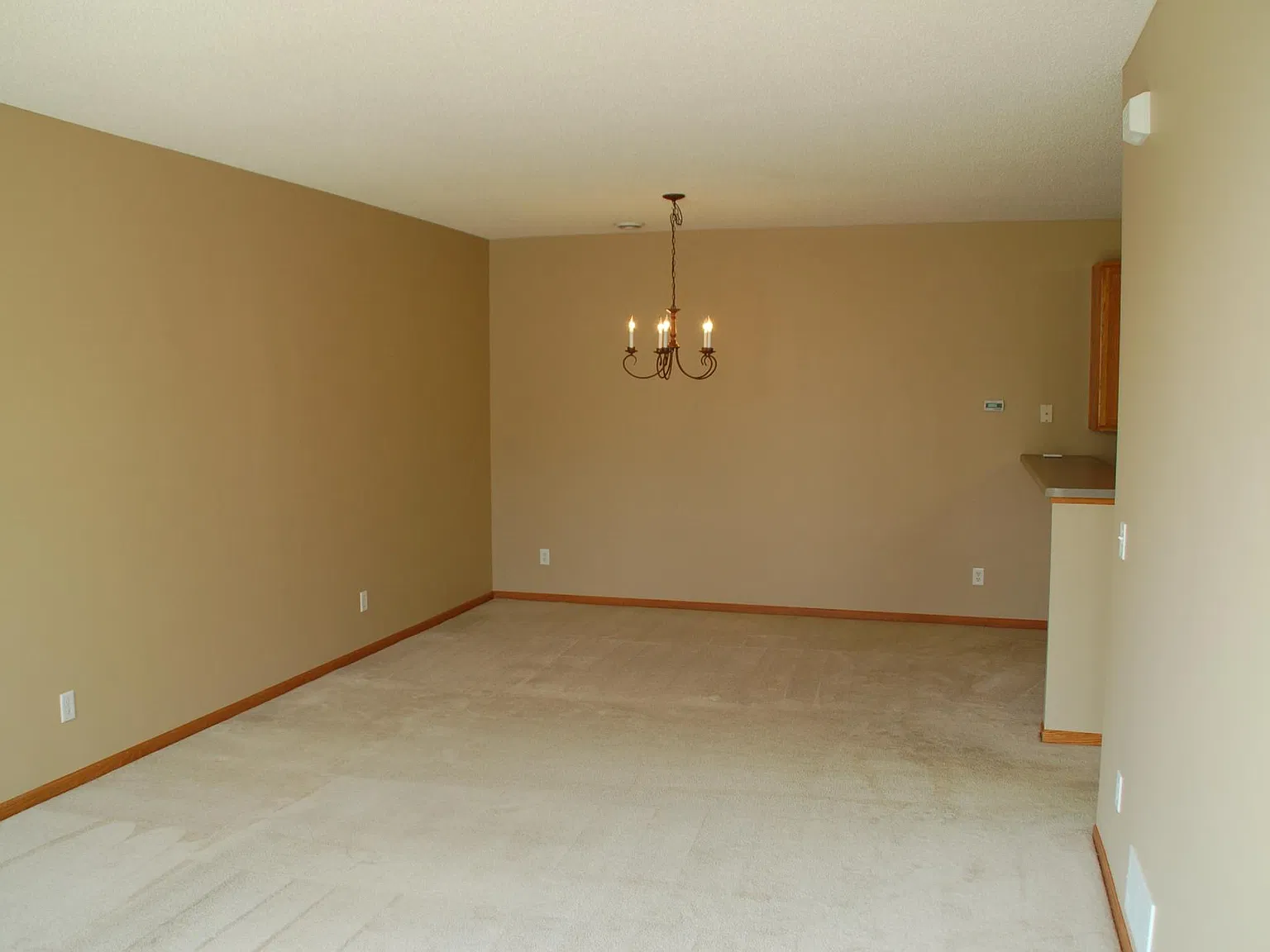 2 bed, 1450 sqft, $1,850 — Photo 3