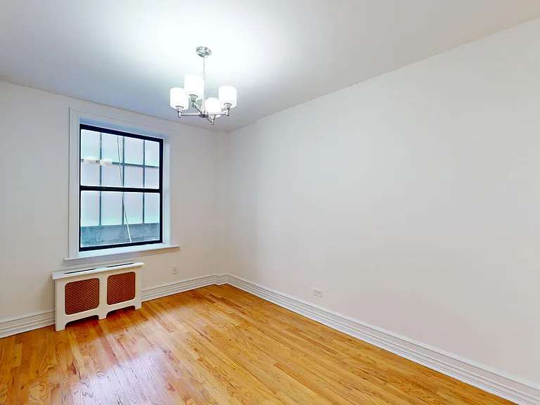 245 W 51st St #603 — Photo 3