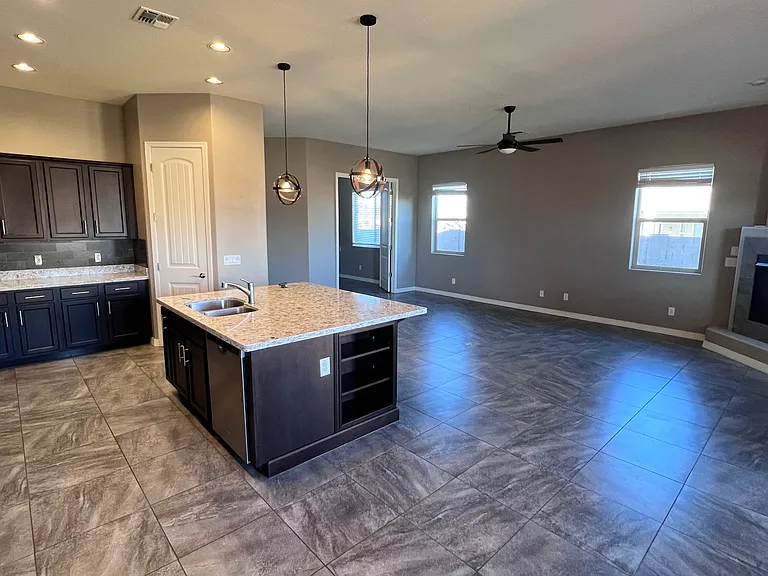 5681 N Bay Hill Ct — Photo 5