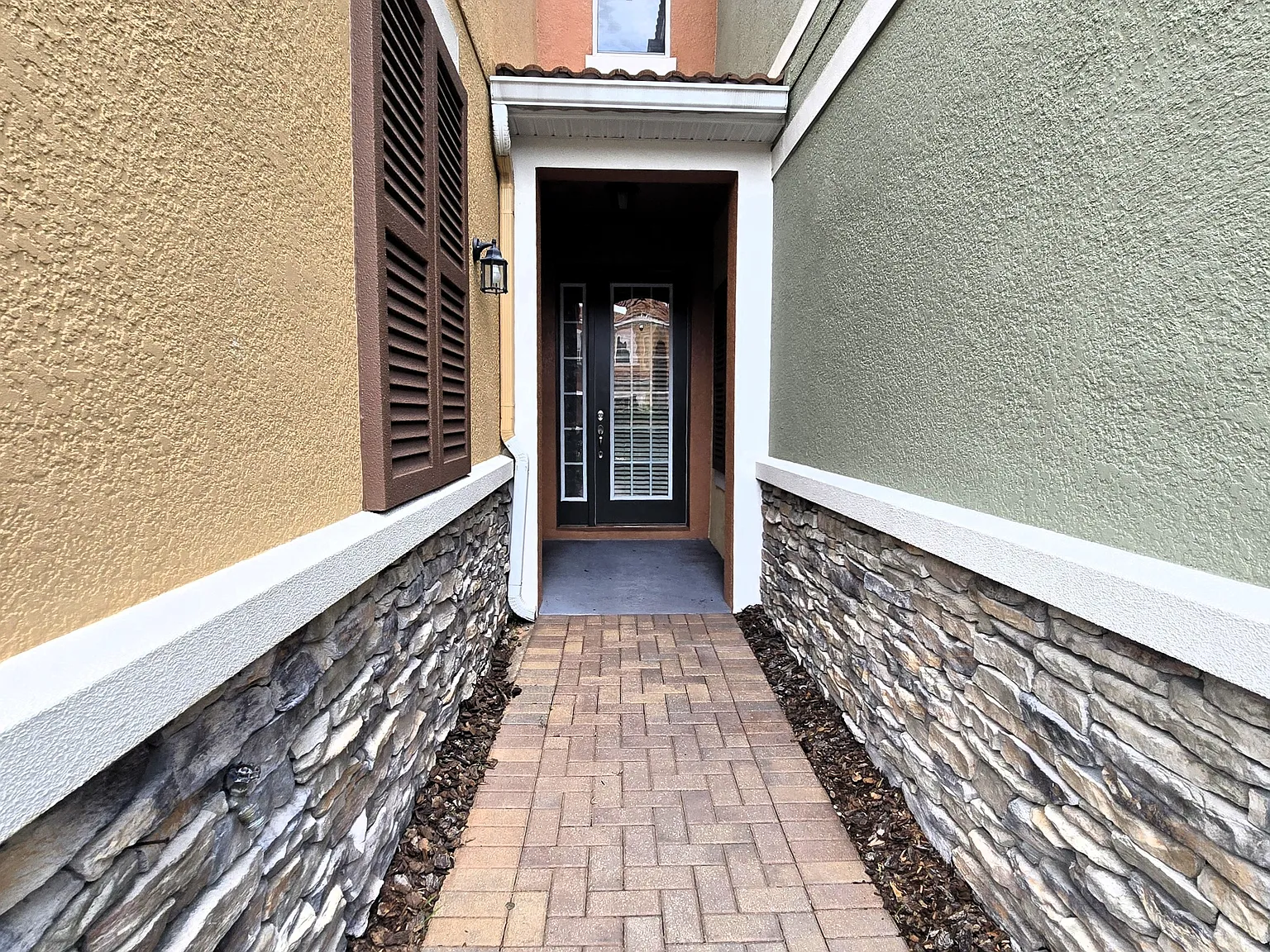 3 bed, 2.5 bath, 1671 sqft, $2,250 — Photo 2