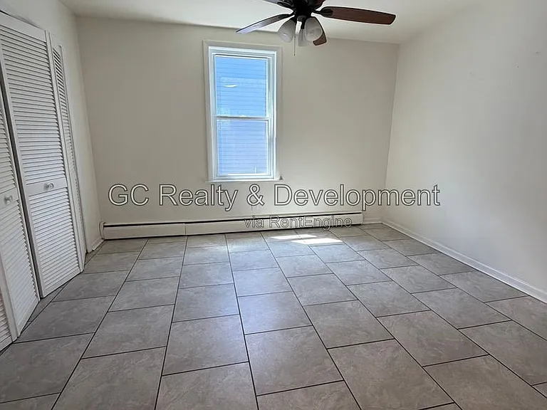 837 Thomas Ave #1 — Photo 10