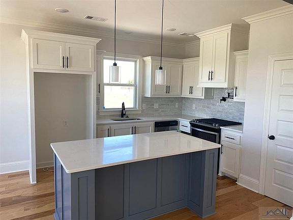 2nd image of 291 Marmande Ave